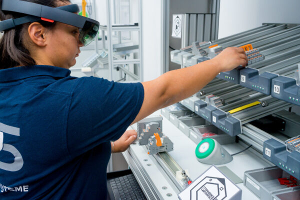 Assistenzsysteme für die Produktion