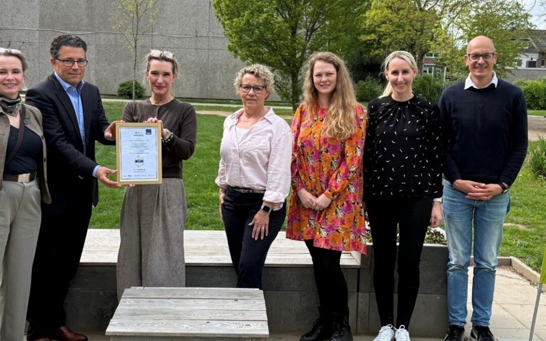 Übergabe des Schulsiegels „Sprach- und kultursensibler Unterricht“ in Gold an das Alexander-von-Humboldt-Gymnasium in Neuss